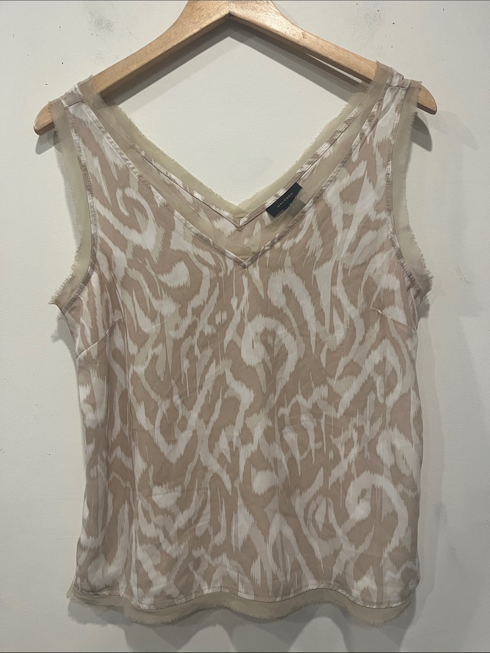 Halogen Beige and White Animal-Print V-Neck Sleeveless Camisole Cream size S